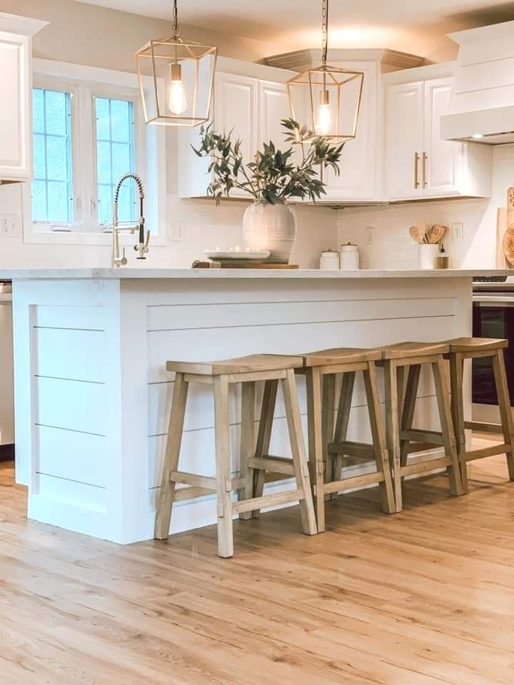 15 Shiplap Kitchen Island Ideas to Inspire Your Next Renovation - Image 4