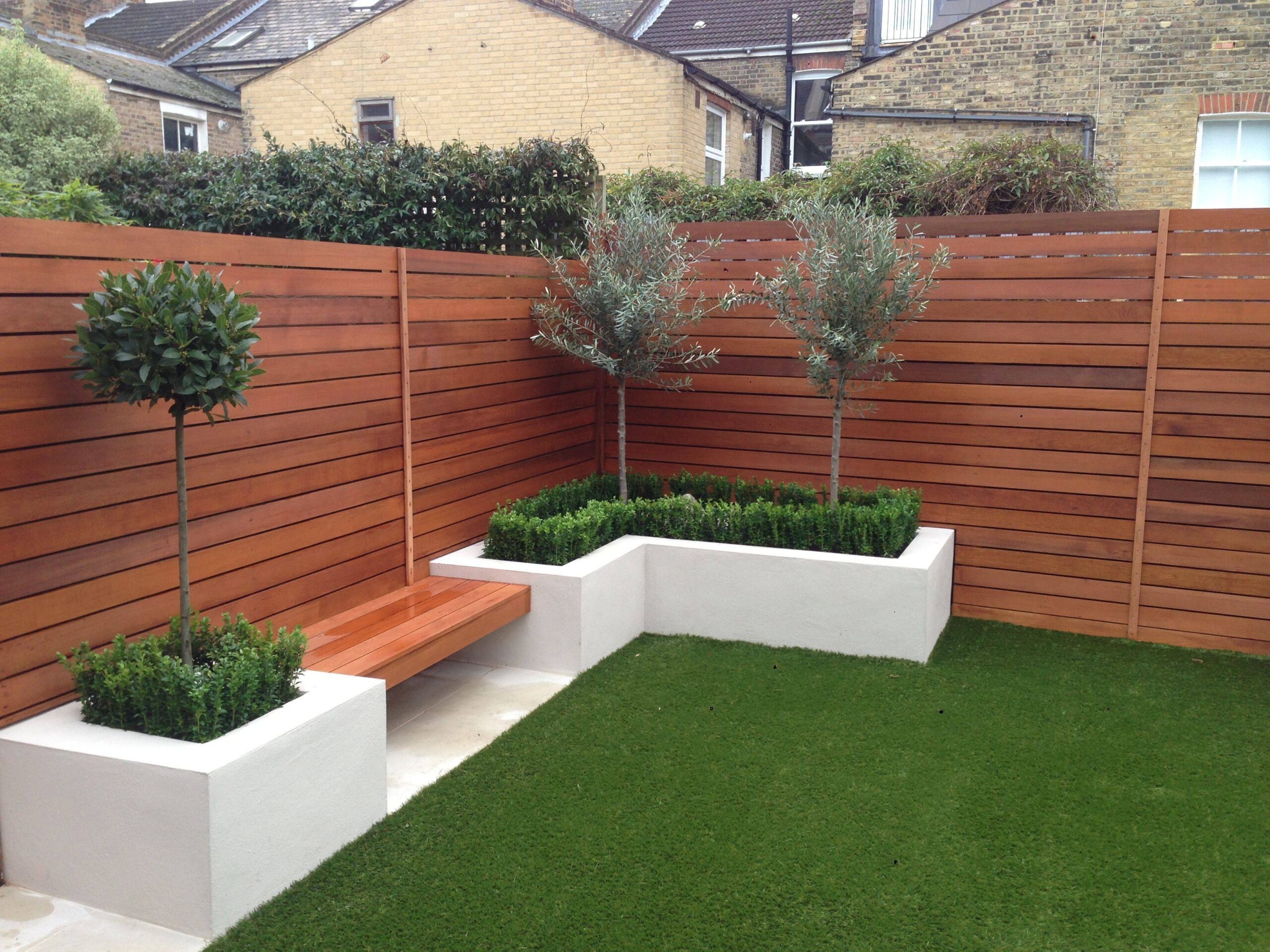 30+ Small Garden Fence Ideas to Maximize Your Outdoor Space - Image 2